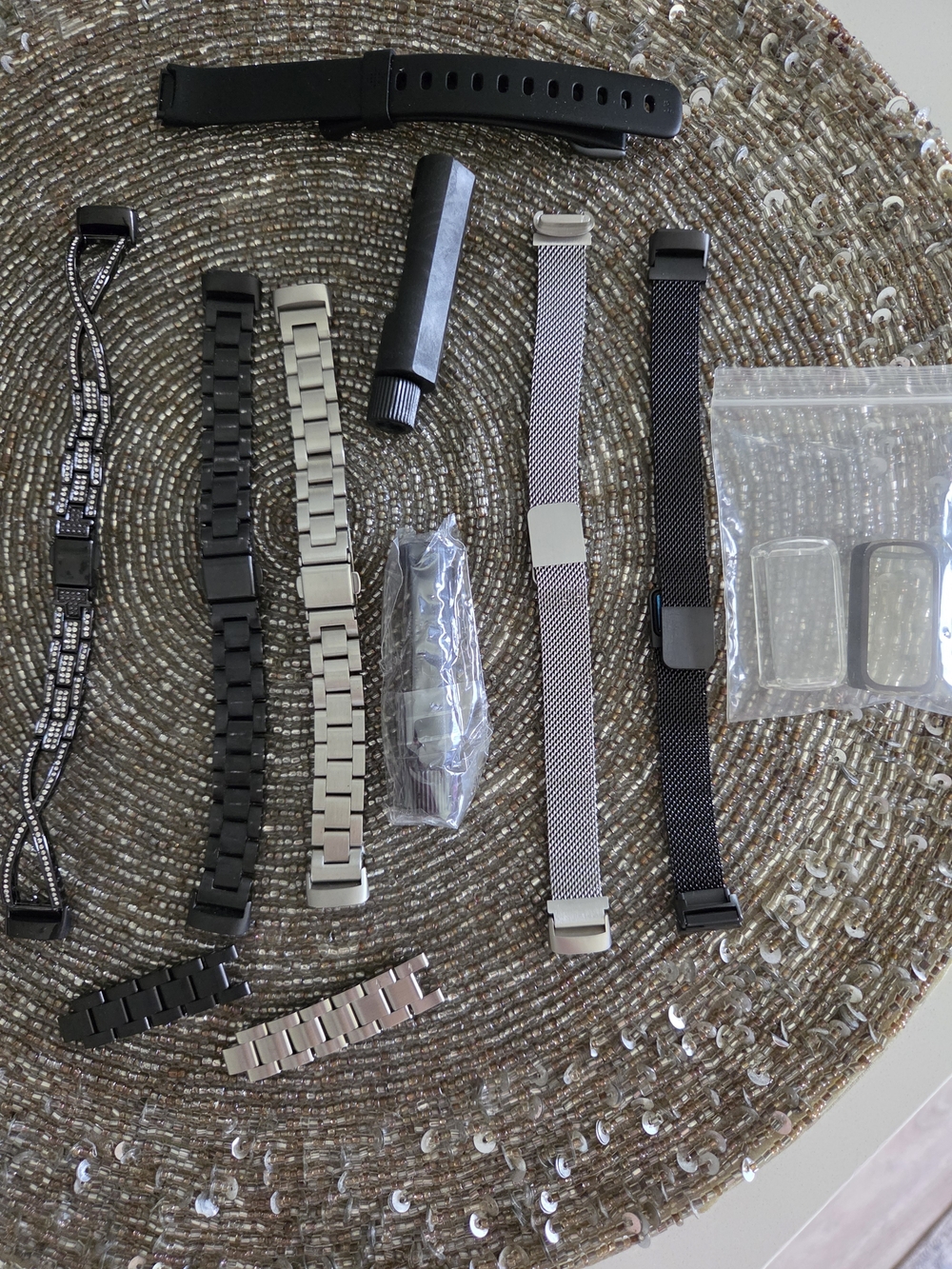 Fitbit Luxe Replacement Watch Band Bundle in Black and Silver